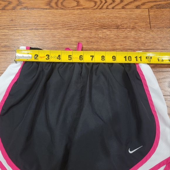 Nike Women Dri-Fit Short w/built in brief quick dri Size S - Picture 7 of 10